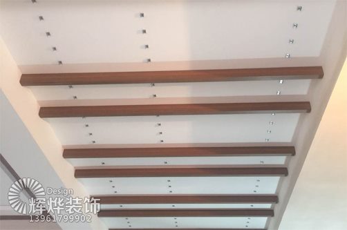 無(wú)錫洋蔥頭龍蝦館室內(nèi)裝潢